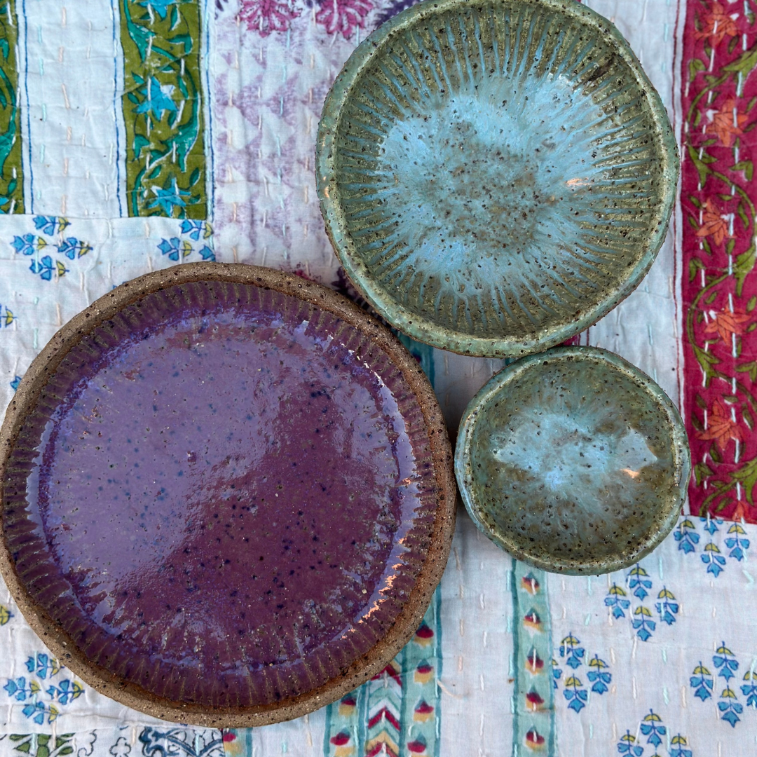 Maati2 (Handmade set of a small plate & 2 dip bowls)