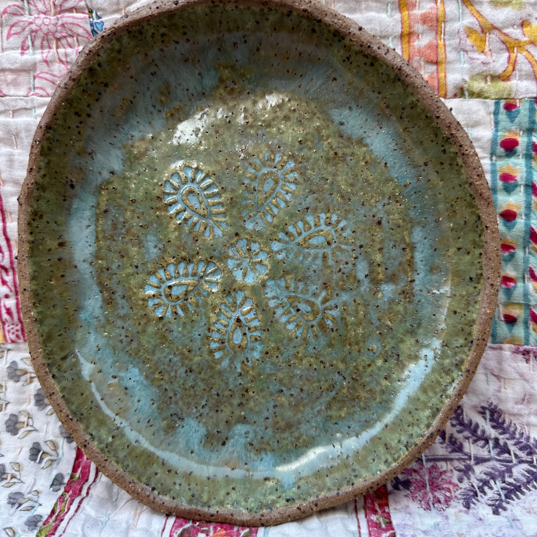 Akriti (Handmade pinched plate with a paisley design)