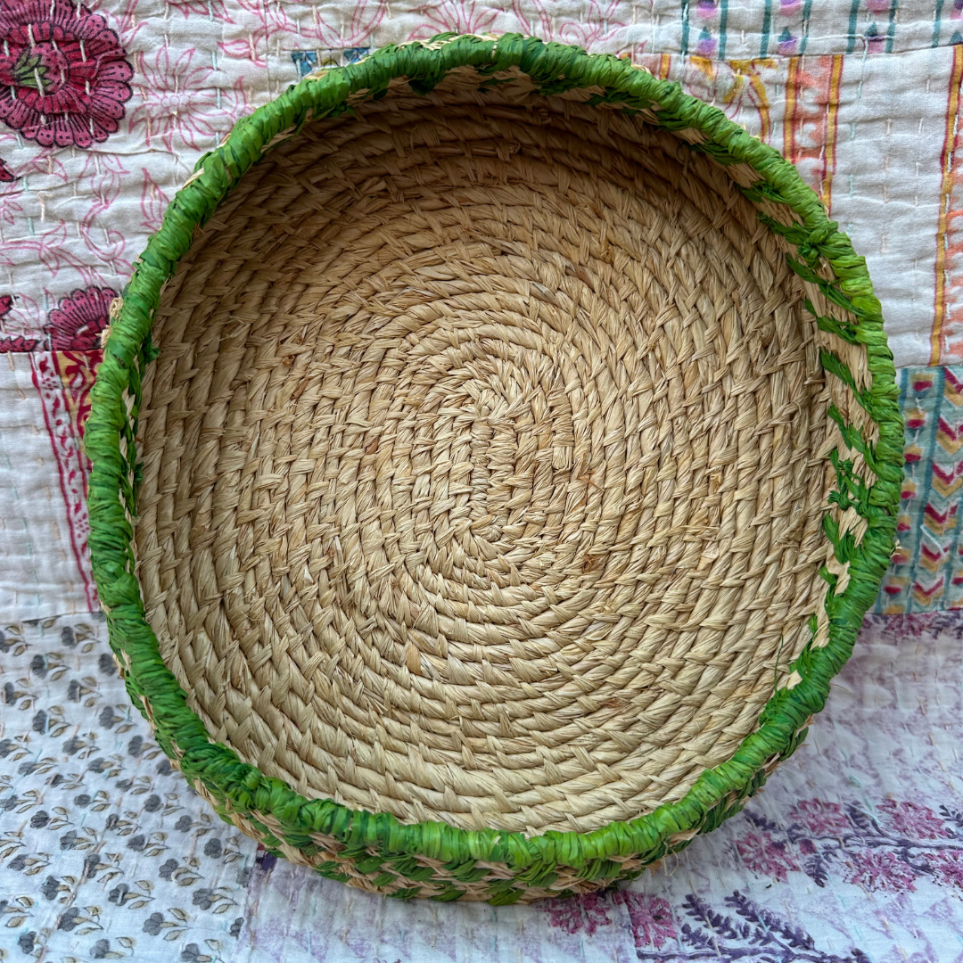 Jhuri2 (handwoven raffia basket)