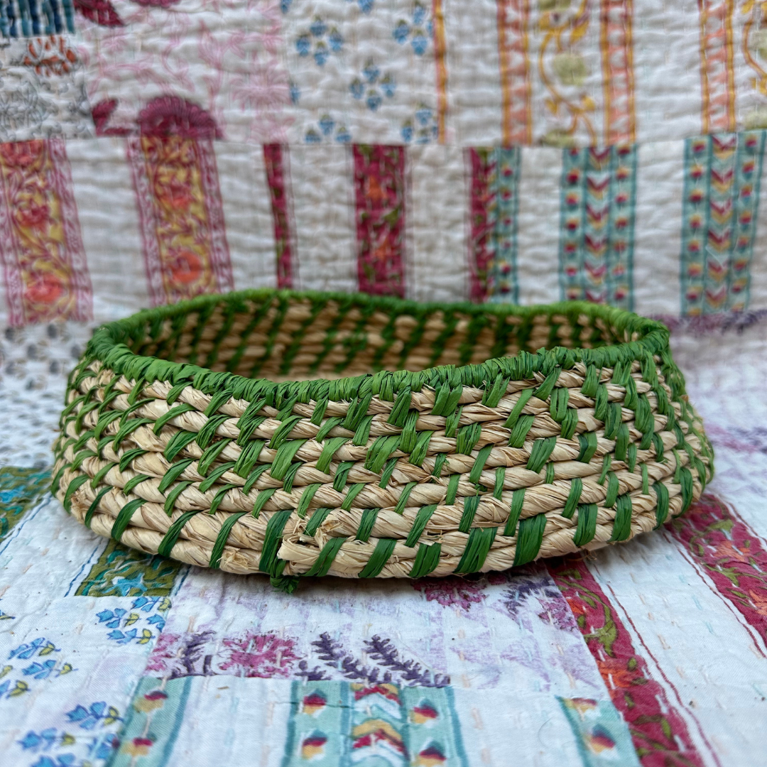 Jhuri2 (handwoven raffia basket)