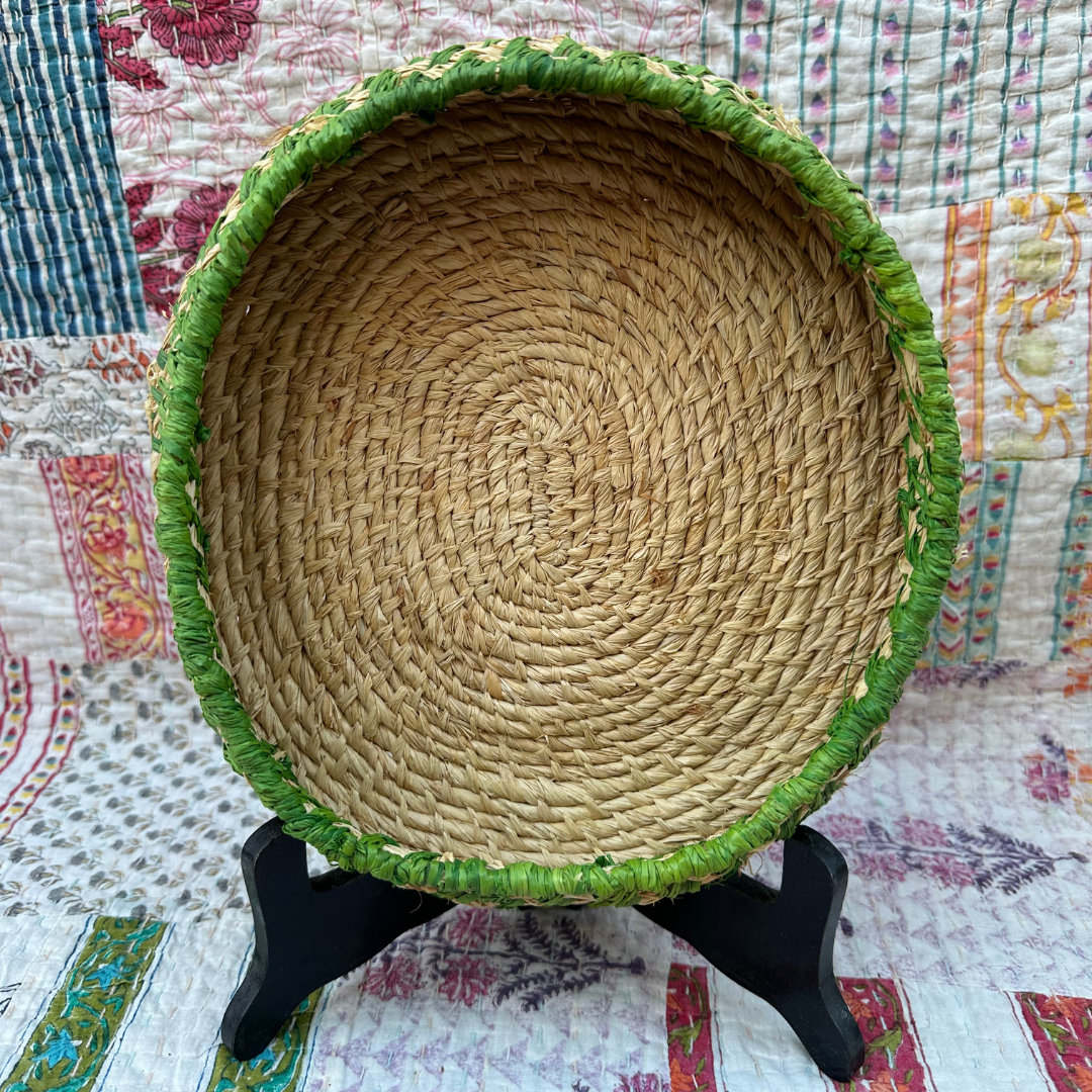 Jhuri2 (handwoven raffia basket)